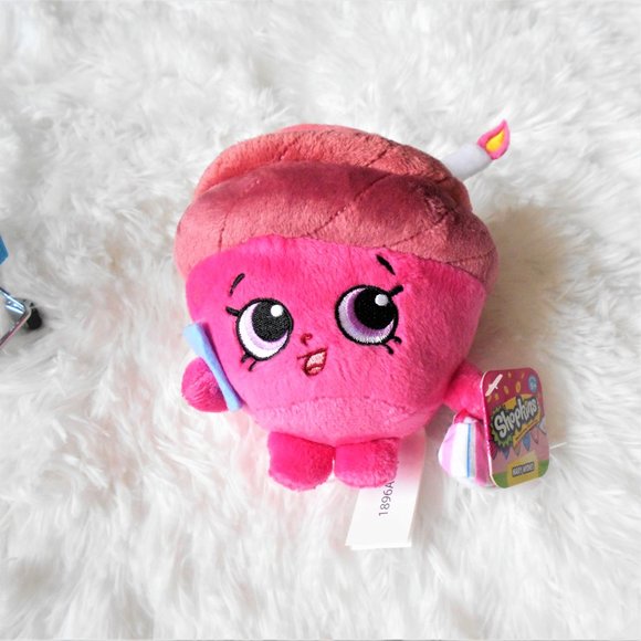 Shopkins Mary Wishes Plush - Picture 2 of 12